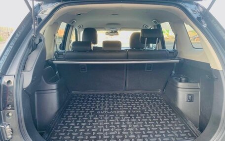 Mitsubishi Outlander III рестайлинг 3, 2019 год, 2 490 000 рублей, 16 фотография