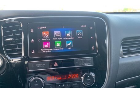 Mitsubishi Outlander III рестайлинг 3, 2019 год, 2 490 000 рублей, 14 фотография