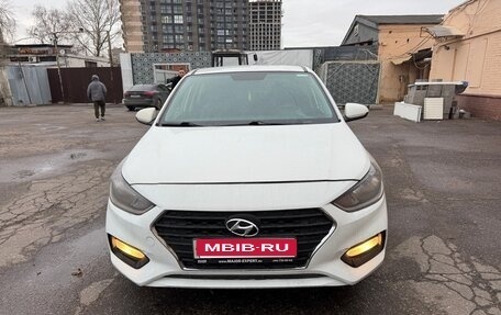 Hyundai Solaris II рестайлинг, 2019 год, 800 000 рублей, 1 фотография