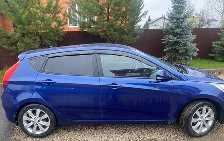 Hyundai Solaris II рестайлинг, 2011 год, 810 000 рублей, 4 фотография