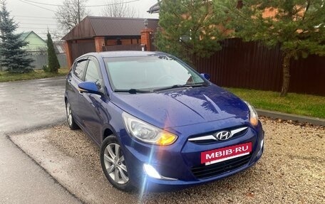 Hyundai Solaris II рестайлинг, 2011 год, 810 000 рублей, 2 фотография