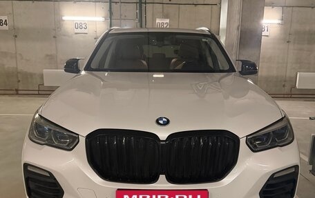 BMW X5, 2019 год, 6 070 000 рублей, 2 фотография