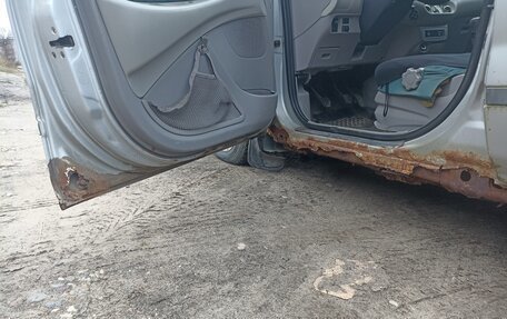 Nissan Almera Tino i, 2000 год, 120 000 рублей, 13 фотография