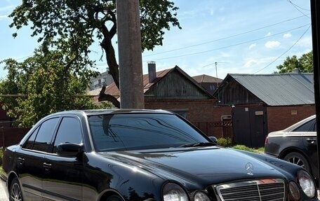 Mercedes-Benz E-Класс, 2001 год, 750 000 рублей, 1 фотография