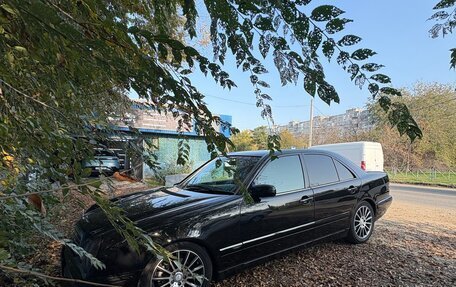 Mercedes-Benz E-Класс, 2001 год, 750 000 рублей, 8 фотография