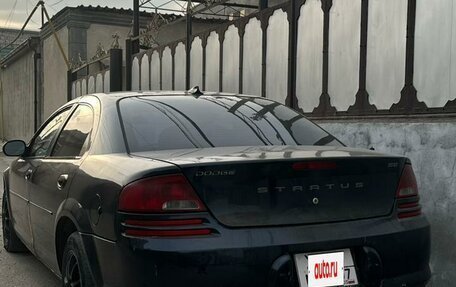 Dodge Stratus II, 2002 год, 180 000 рублей, 2 фотография