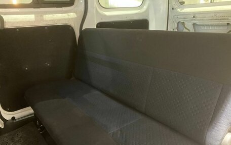 Nissan NV200, 2010 год, 830 000 рублей, 12 фотография