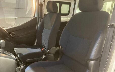 Nissan NV200, 2010 год, 830 000 рублей, 13 фотография