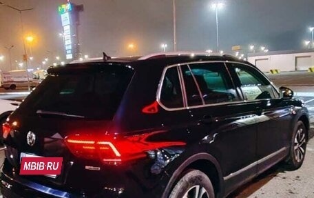 Volkswagen Tiguan II, 2019 год, 2 850 000 рублей, 4 фотография