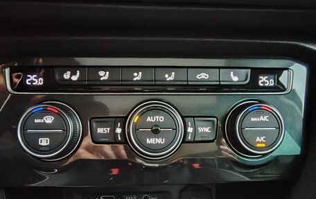 Volkswagen Tiguan II, 2019 год, 2 850 000 рублей, 20 фотография