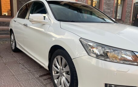 Honda Accord IX рестайлинг, 2013 год, 1 300 000 рублей, 8 фотография