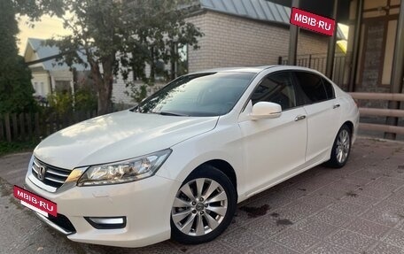 Honda Accord IX рестайлинг, 2013 год, 1 300 000 рублей, 3 фотография