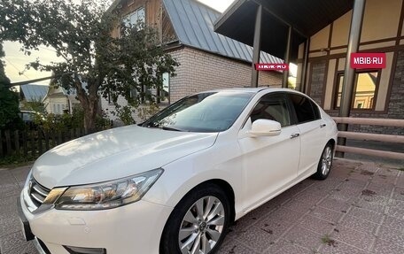 Honda Accord IX рестайлинг, 2013 год, 1 300 000 рублей, 11 фотография