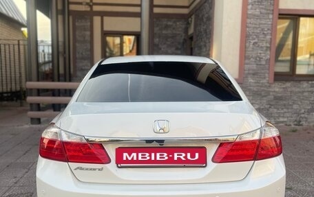 Honda Accord IX рестайлинг, 2013 год, 1 300 000 рублей, 15 фотография