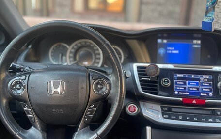 Honda Accord IX рестайлинг, 2013 год, 1 300 000 рублей, 24 фотография