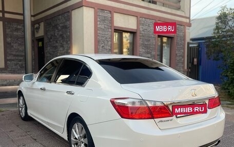 Honda Accord IX рестайлинг, 2013 год, 1 300 000 рублей, 23 фотография