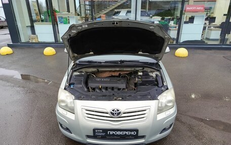 Toyota Avensis III рестайлинг, 2006 год, 683 000 рублей, 11 фотография