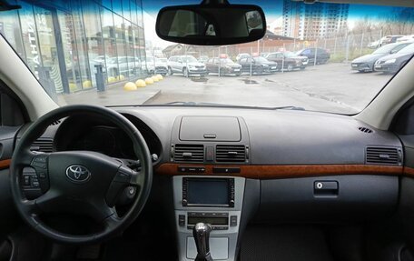 Toyota Avensis III рестайлинг, 2006 год, 683 000 рублей, 17 фотография