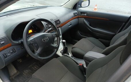 Toyota Avensis III рестайлинг, 2006 год, 683 000 рублей, 20 фотография