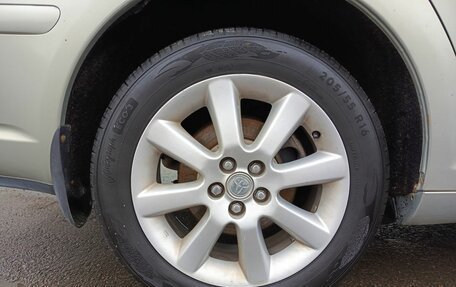 Toyota Avensis III рестайлинг, 2006 год, 683 000 рублей, 22 фотография