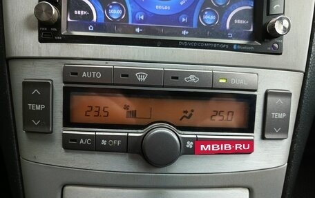 Toyota Avensis III рестайлинг, 2006 год, 683 000 рублей, 27 фотография