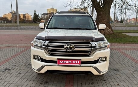 Toyota Land Cruiser 200, 2016 год, 6 640 000 рублей, 1 фотография