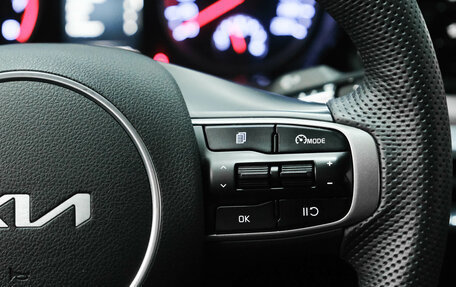 KIA K5, 2022 год, 2 460 000 рублей, 24 фотография