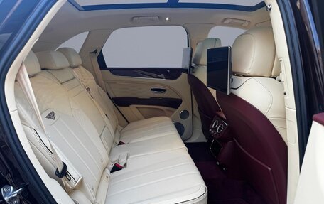 Bentley Bentayga I, 2025 год, 34 000 000 рублей, 16 фотография