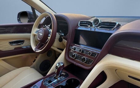 Bentley Bentayga I, 2025 год, 34 000 000 рублей, 13 фотография