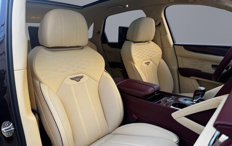 Bentley Bentayga I, 2025 год, 34 000 000 рублей, 15 фотография