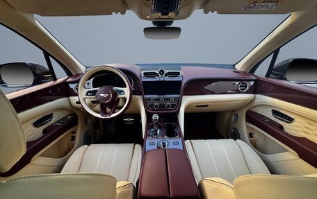 Bentley Bentayga I, 2025 год, 34 000 000 рублей, 19 фотография