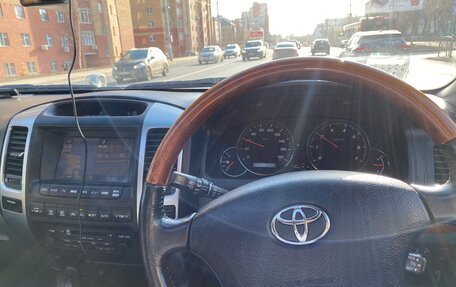 Toyota Land Cruiser Prado 120 рестайлинг, 2004 год, 1 870 000 рублей, 10 фотография