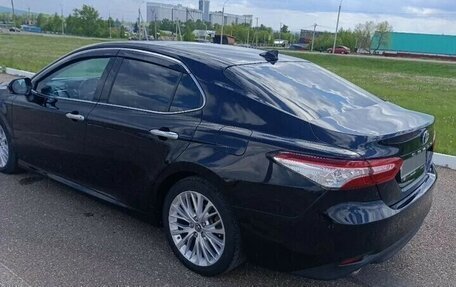 Toyota Camry, 2018 год, 2 700 000 рублей, 2 фотография