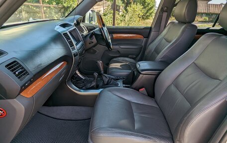 Toyota Land Cruiser Prado 120 рестайлинг, 2004 год, 1 870 000 рублей, 15 фотография