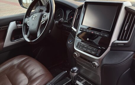 Toyota Land Cruiser 200, 2016 год, 6 640 000 рублей, 8 фотография