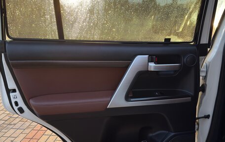 Toyota Land Cruiser 200, 2016 год, 6 640 000 рублей, 12 фотография