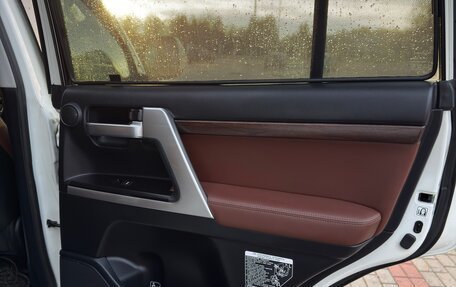 Toyota Land Cruiser 200, 2016 год, 6 640 000 рублей, 9 фотография