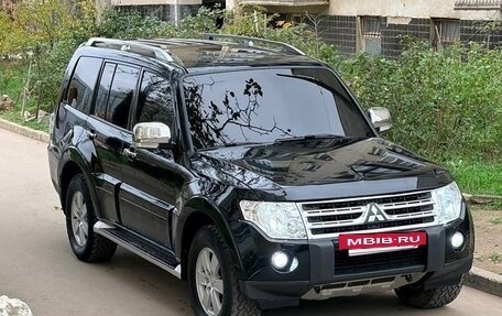 Mitsubishi Pajero IV, 2009 год, 3 000 000 рублей, 2 фотография