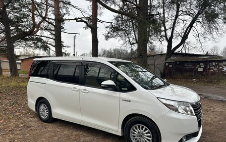 Toyota Noah III, 2014 год, 1 750 000 рублей, 6 фотография