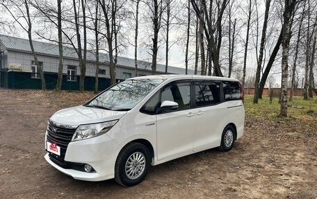 Toyota Noah III, 2014 год, 1 750 000 рублей, 9 фотография