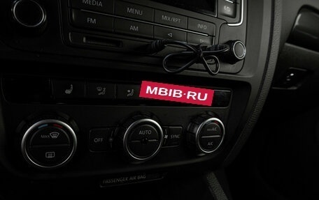 Volkswagen Jetta VI, 2013 год, 1 049 000 рублей, 13 фотография