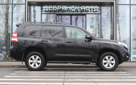 Toyota Land Cruiser Prado 150 рестайлинг 2, 2015 год, 3 490 000 рублей, 4 фотография