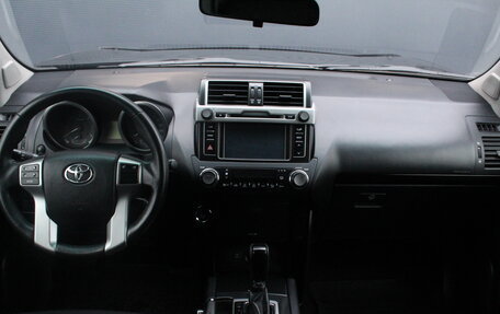 Toyota Land Cruiser Prado 150 рестайлинг 2, 2015 год, 3 490 000 рублей, 7 фотография