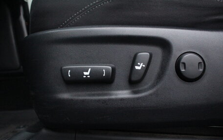 Toyota Land Cruiser Prado 150 рестайлинг 2, 2015 год, 3 490 000 рублей, 24 фотография