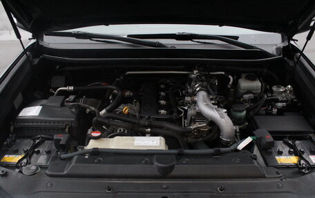 Toyota Land Cruiser Prado 150 рестайлинг 2, 2015 год, 3 490 000 рублей, 28 фотография