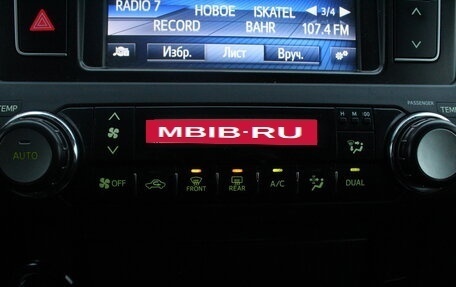 Toyota Land Cruiser Prado 150 рестайлинг 2, 2015 год, 3 490 000 рублей, 16 фотография