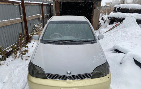 Toyota Platz, 2001 год, 250 000 рублей, 1 фотография