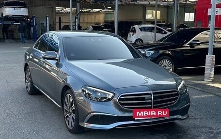 Mercedes-Benz E-Класс, 2021 год, 4 100 000 рублей, 1 фотография