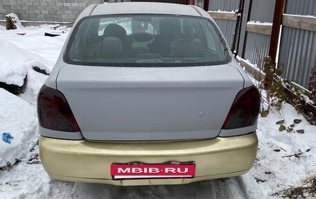 Toyota Platz, 2001 год, 250 000 рублей, 3 фотография