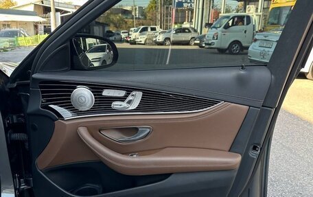 Mercedes-Benz E-Класс, 2021 год, 4 100 000 рублей, 15 фотография